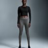 Dames Studio Long-T Crop Dames Studio Long-T Crop