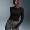 Dames Studio Long-T Crop Dames Studio Long-T Crop